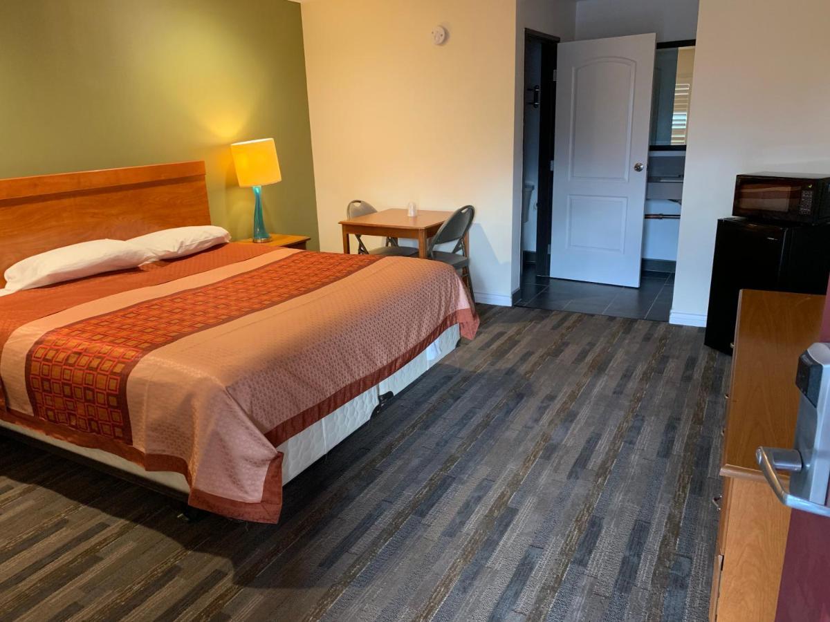 Desert Inn Motel Corona Εξωτερικό φωτογραφία