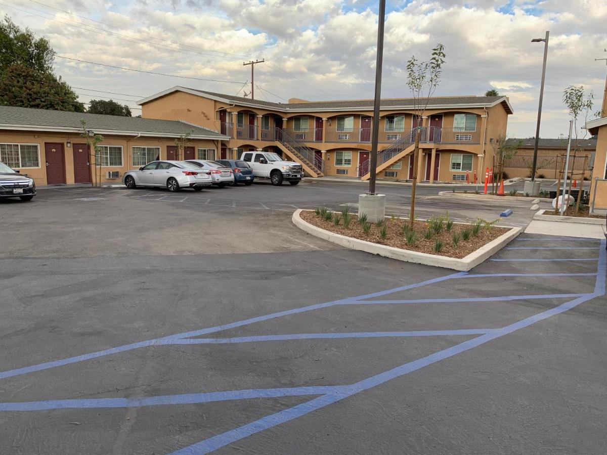 Desert Inn Motel Corona Εξωτερικό φωτογραφία