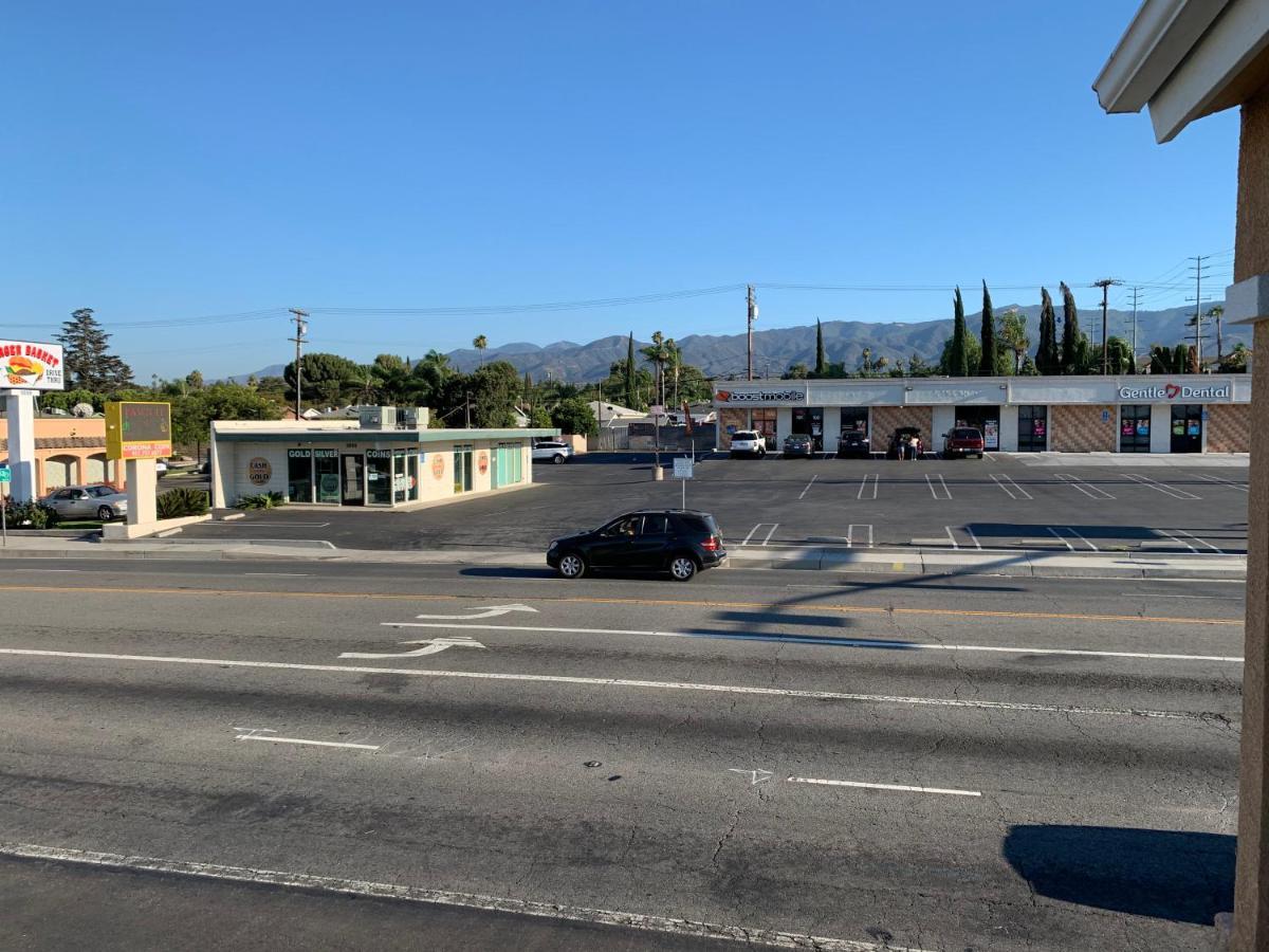 Desert Inn Motel Corona Εξωτερικό φωτογραφία