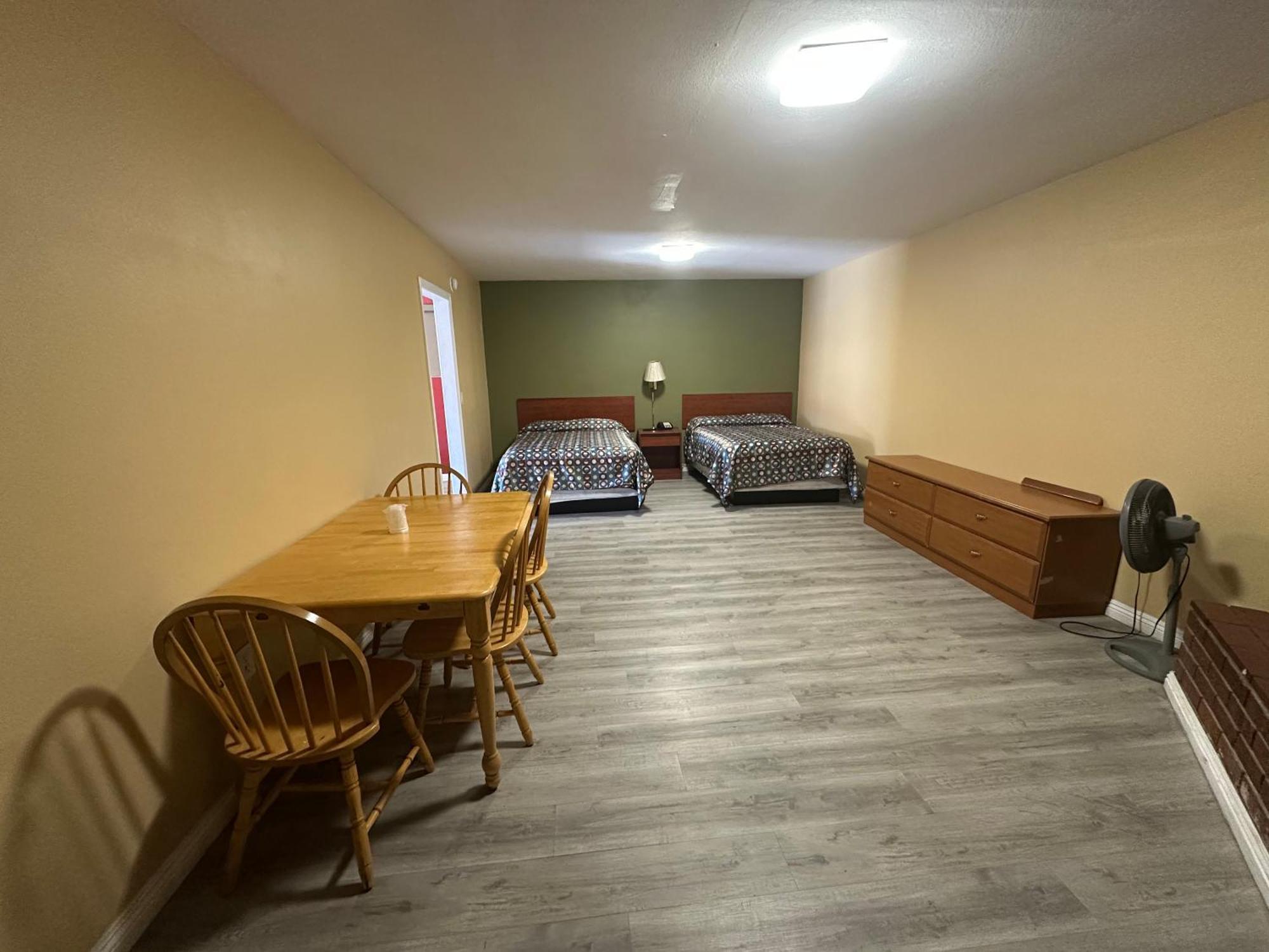 Desert Inn Motel Corona Εξωτερικό φωτογραφία