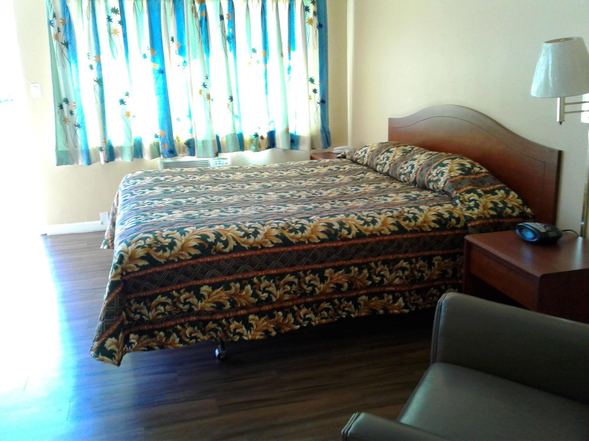 Desert Inn Motel Corona Εξωτερικό φωτογραφία