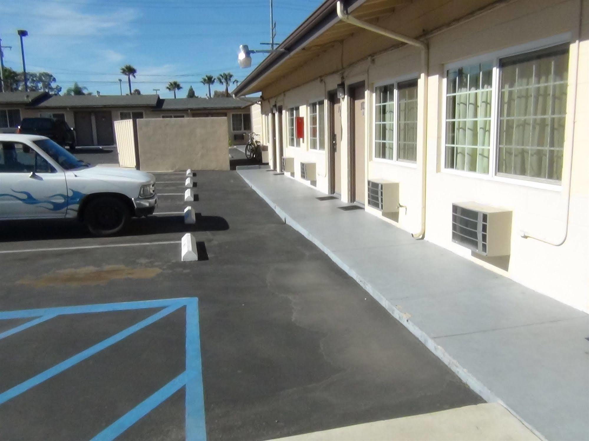 Desert Inn Motel Corona Εξωτερικό φωτογραφία