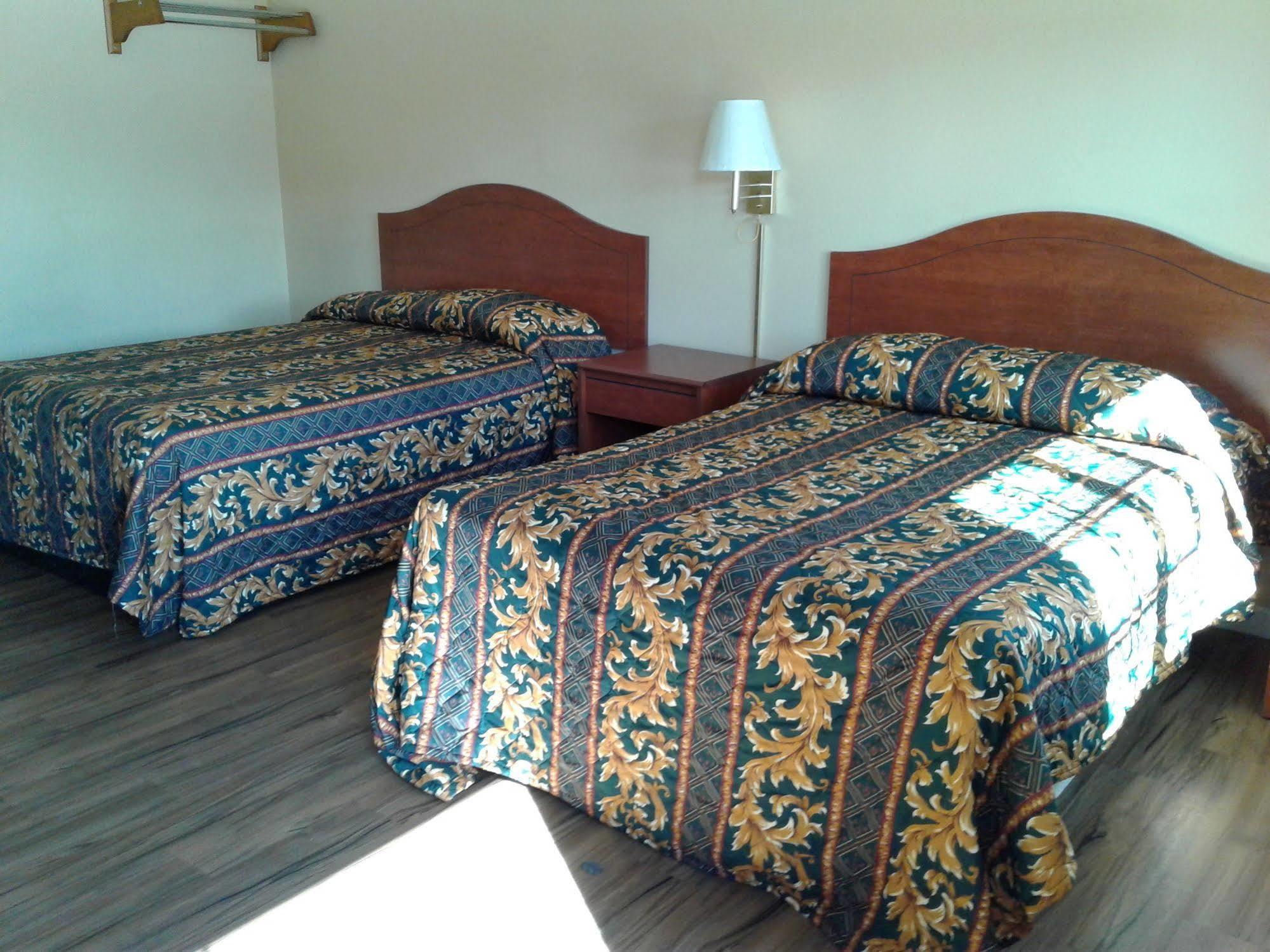 Desert Inn Motel Corona Εξωτερικό φωτογραφία