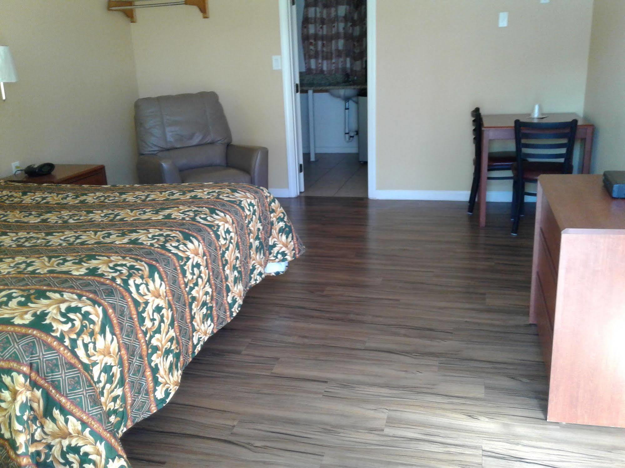 Desert Inn Motel Corona Εξωτερικό φωτογραφία