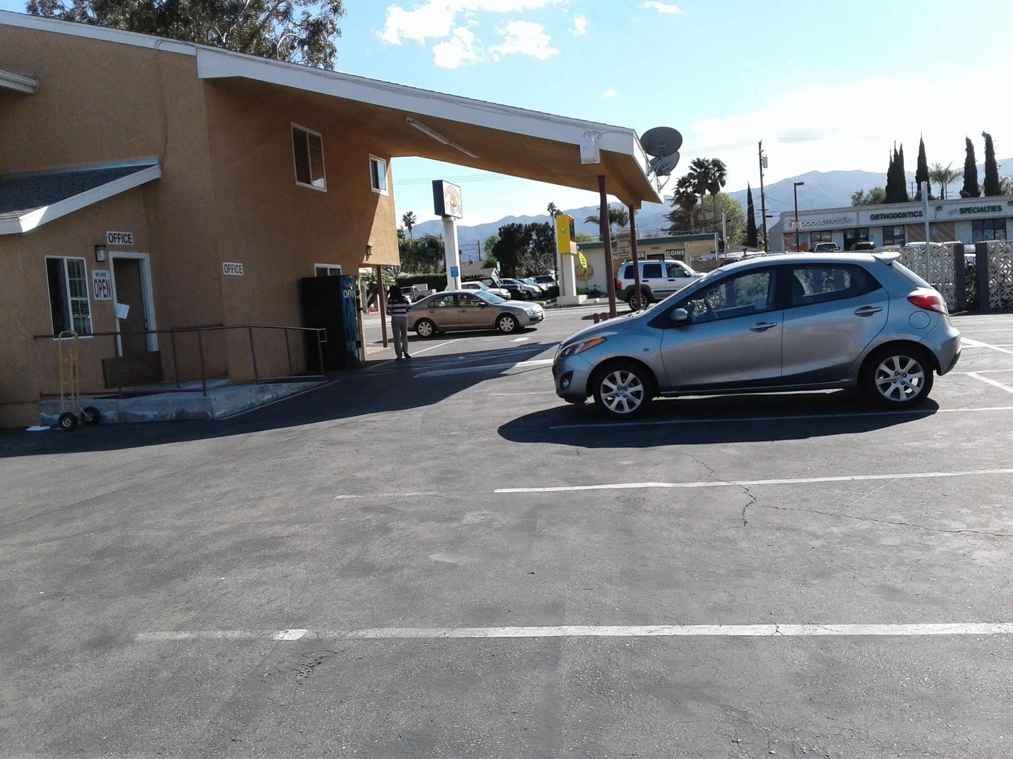 Desert Inn Motel Corona Εξωτερικό φωτογραφία