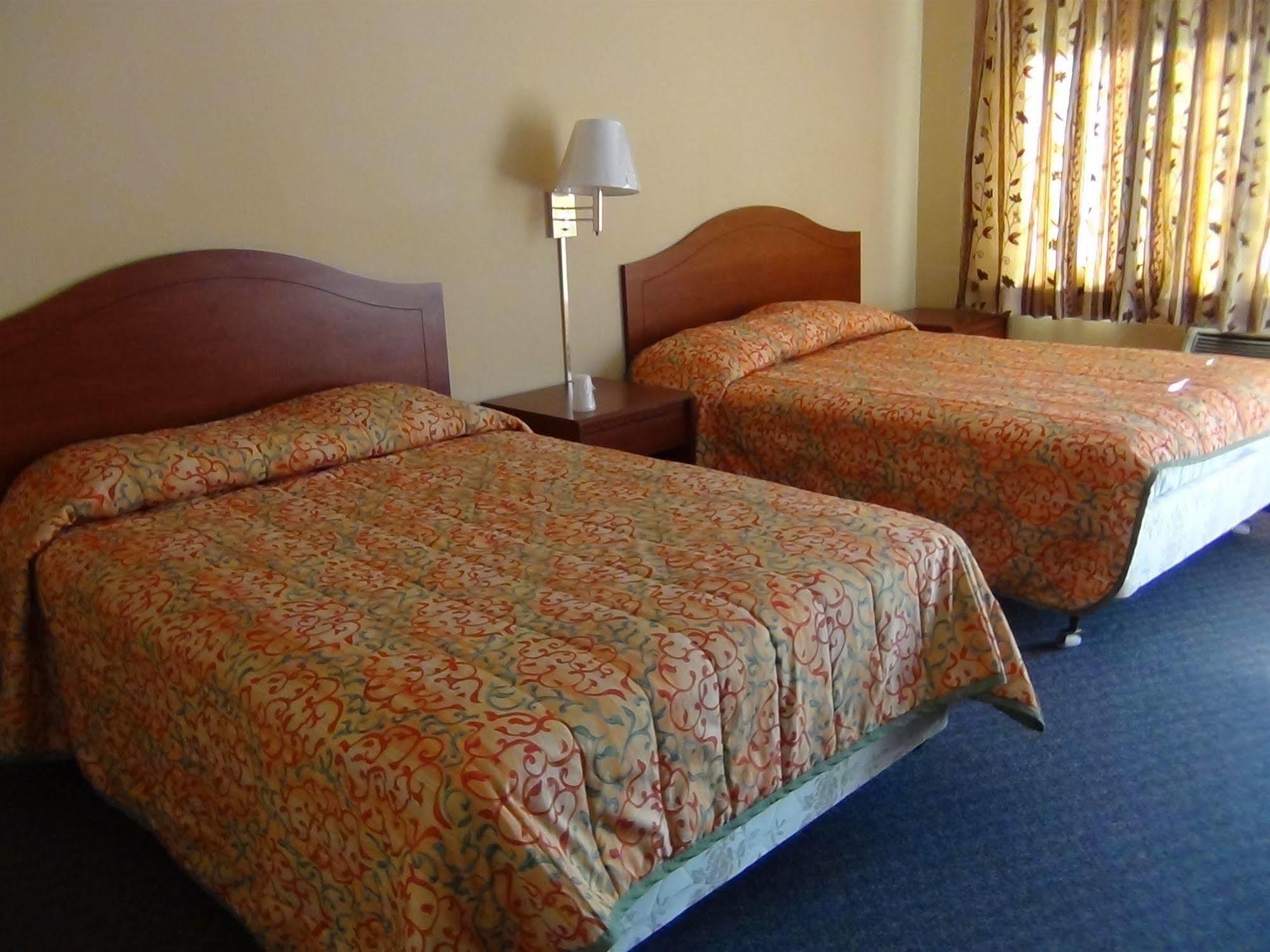 Desert Inn Motel Corona Εξωτερικό φωτογραφία